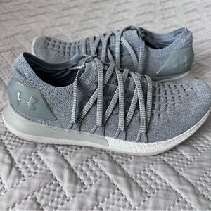 Under Armour Light Gray Athletic Shoes 6.5